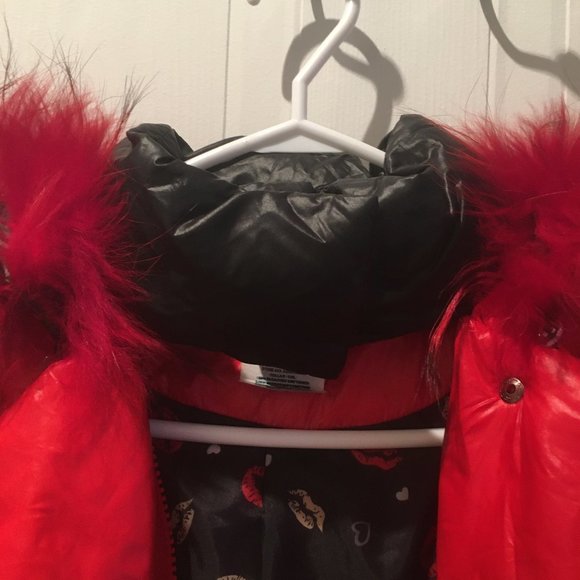 Simon Chang Red & Black Long Down Jacket with Fur Collar & Quilted Patterns - Picture 11 of 16